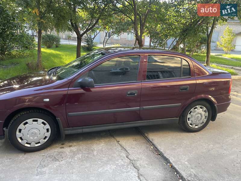 Седан Opel Astra 2007 в Днепре