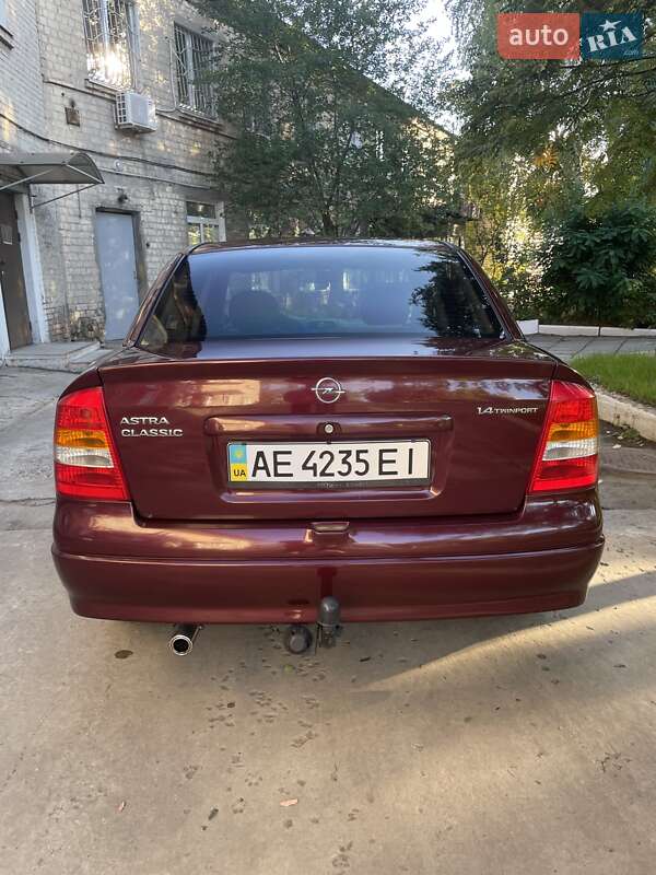 Седан Opel Astra 2007 в Днепре