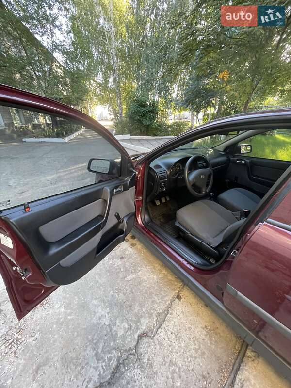 Седан Opel Astra 2007 в Днепре