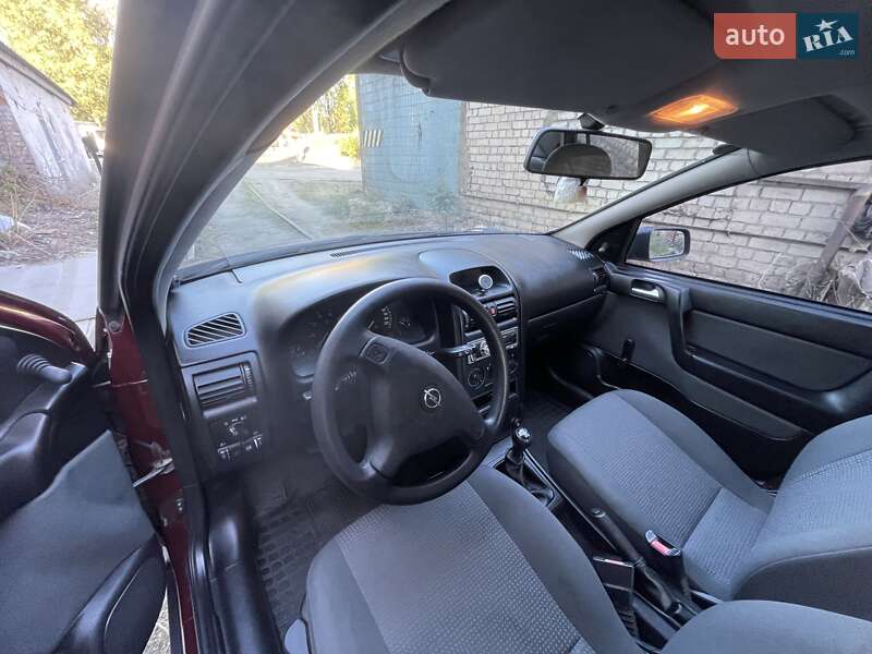 Седан Opel Astra 2007 в Днепре