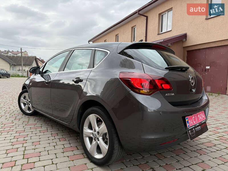 Хэтчбек Opel Astra 2010 в Ивано-Франковске