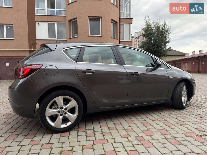 Хэтчбек Opel Astra 2010 в Ивано-Франковске