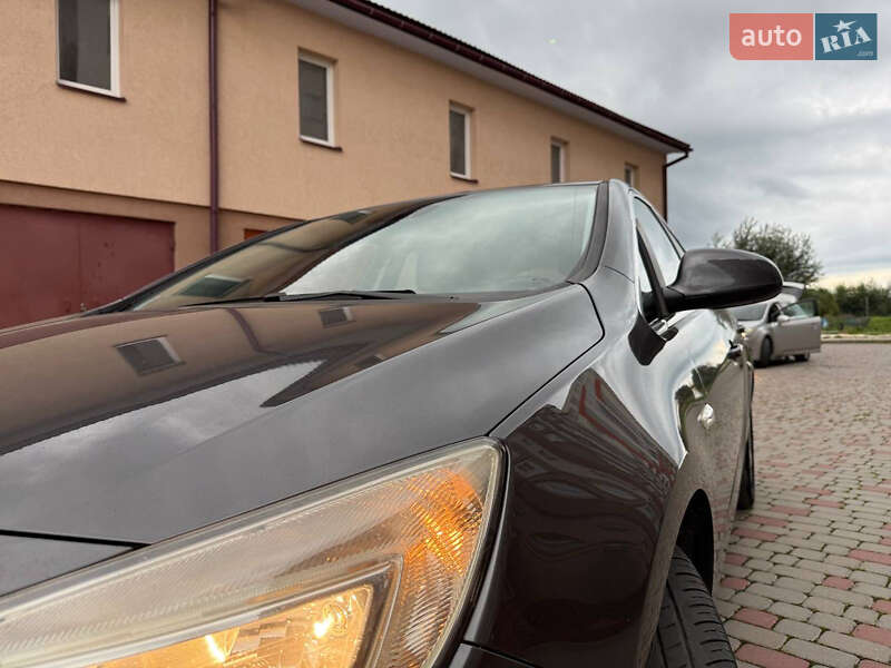 Хэтчбек Opel Astra 2010 в Ивано-Франковске
