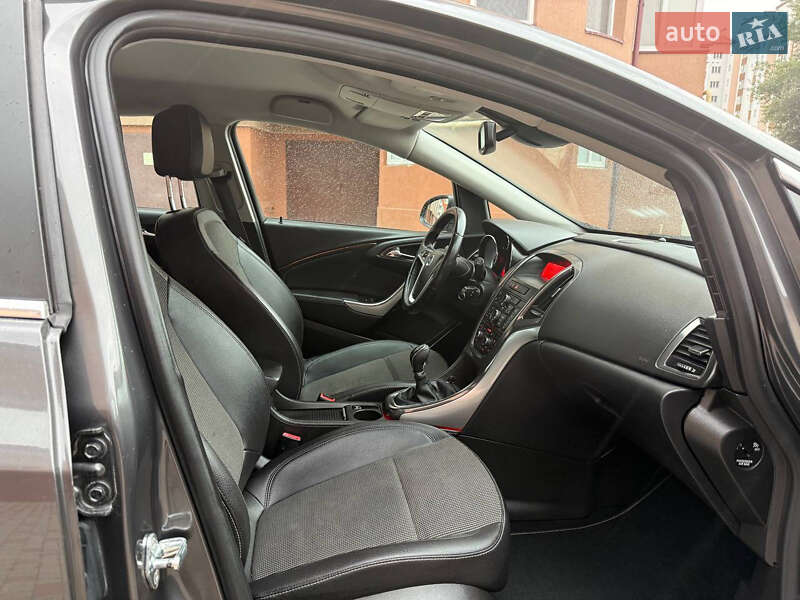 Хэтчбек Opel Astra 2010 в Ивано-Франковске