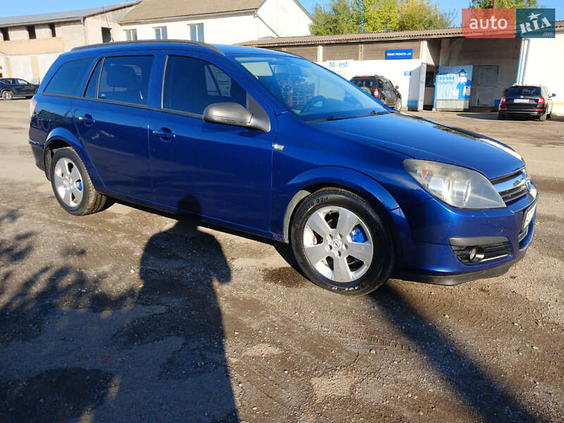 Универсал Opel Astra 2006 в Мукачево