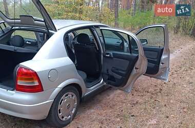 Хэтчбек Opel Astra 2007 в Зачепиловке