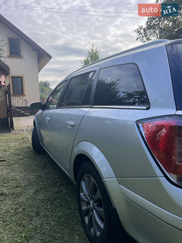 Универсал Opel Astra 2010 в Львове фото 9 Универсал Opel Astra 2010 в Львове