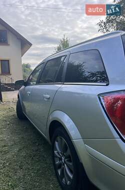 Универсал Opel Astra 2010 в 