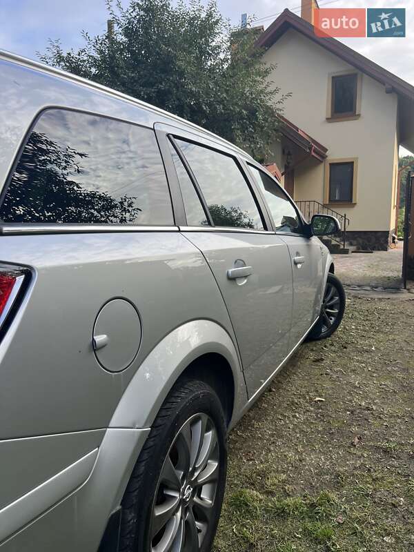 Универсал Opel Astra 2010 в Львове фото 8 Универсал Opel Astra 2010 в Львове