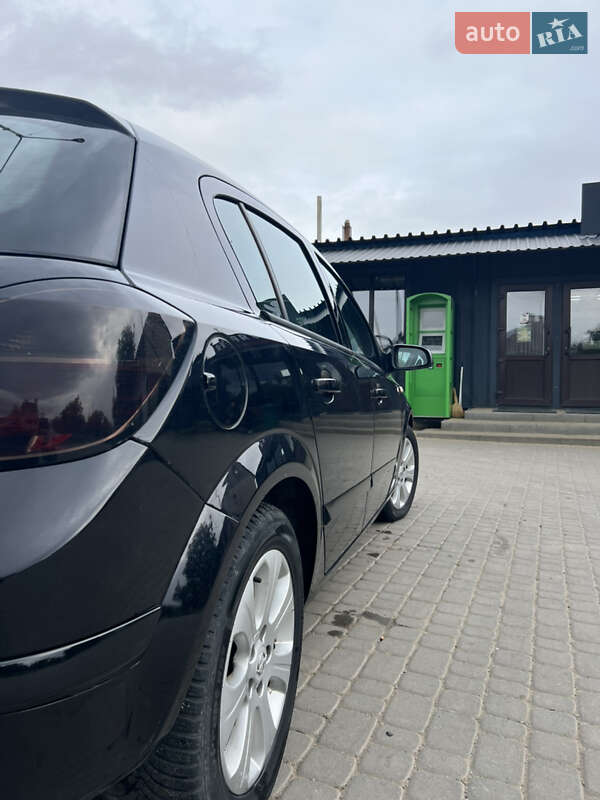 Хетчбек Opel Astra 2008 в Сокирянах