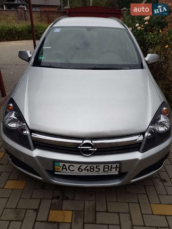 Седан Opel Astra 2006 в Луцке