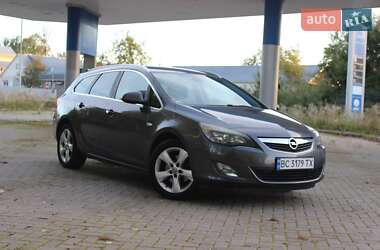 Универсал Opel Astra 2011 в 