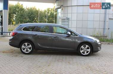 Универсал Opel Astra 2011 в 