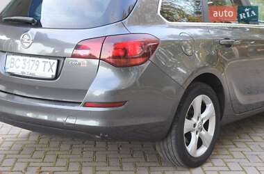 Универсал Opel Astra 2011 в 