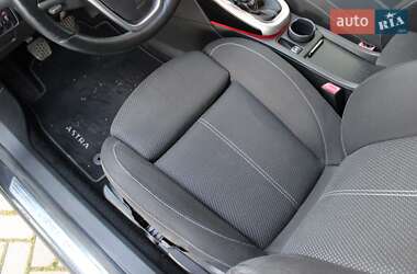 Универсал Opel Astra 2011 в 