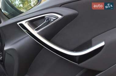 Универсал Opel Astra 2011 в 
