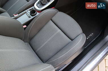 Универсал Opel Astra 2011 в 