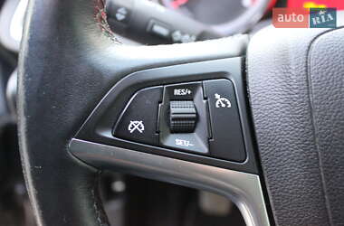 Универсал Opel Astra 2011 в 