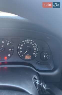 Хэтчбек Opel Astra 2002 в 