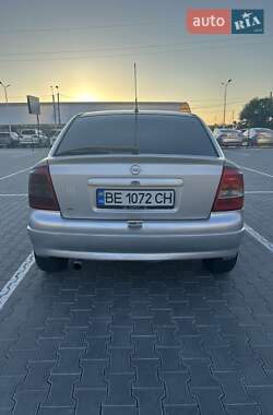 Хэтчбек Opel Astra 2002 в 