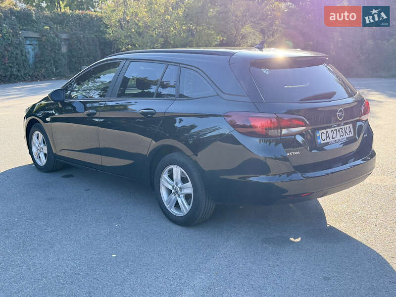 Универсал Opel Astra 2017 в Днепре