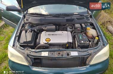 Седан Opel Astra 2004 в 
