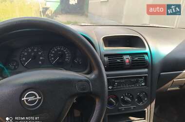 Седан Opel Astra 2004 в 