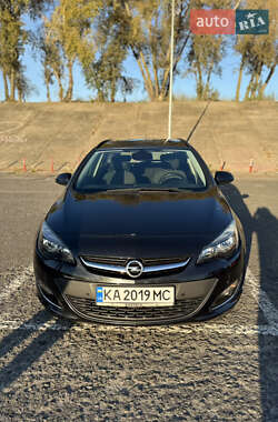 Универсал Opel Astra 2013 в 