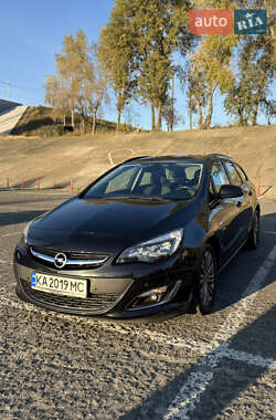 Универсал Opel Astra 2013 в 