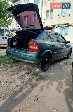 Хэтчбек Opel Astra 1999 в 