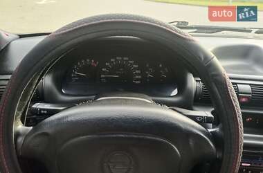 Хэтчбек Opel Astra 1995 в 