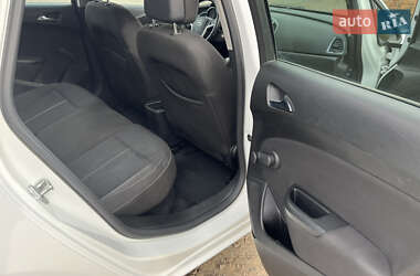 Хэтчбек Opel Astra 2014 в 