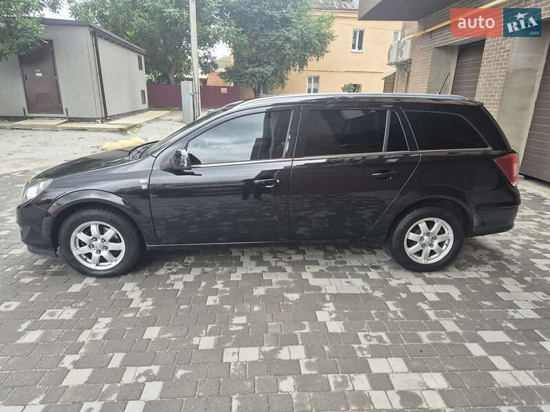 Универсал Opel Astra 2010 в Бердичеве