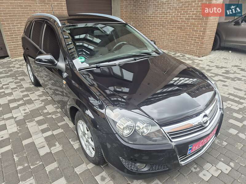 Универсал Opel Astra 2010 в Бердичеве