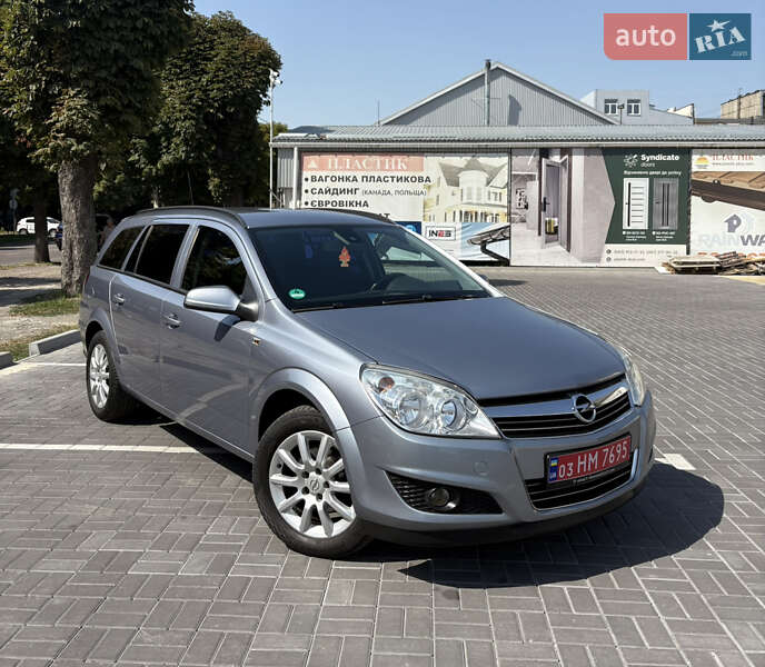 Универсал Opel Astra 2010 в Белой Церкви