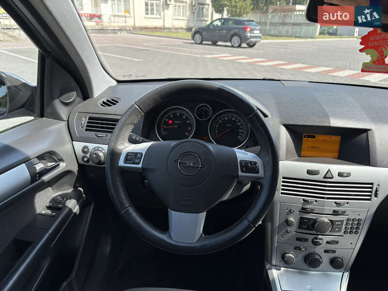 Универсал Opel Astra 2010 в Белой Церкви