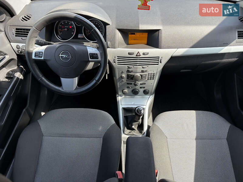 Универсал Opel Astra 2010 в Белой Церкви