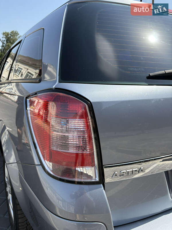 Универсал Opel Astra 2010 в Белой Церкви