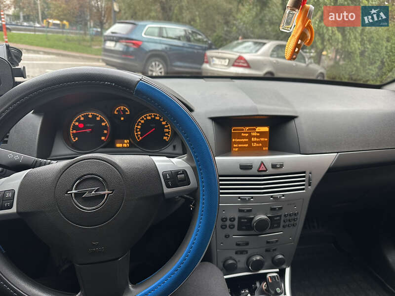 Универсал Opel Astra 2009 в Киеве
