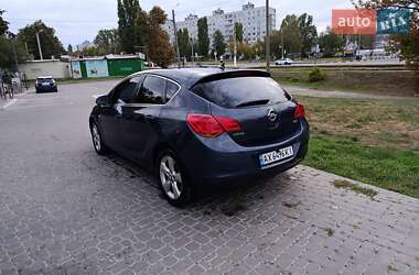 Хэтчбек Opel Astra 2010 в 