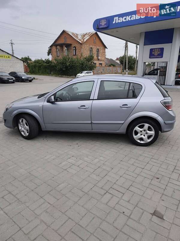 Хэтчбек Opel Astra 2008 в Запорожье
