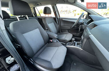 Универсал Opel Astra 2005 в 