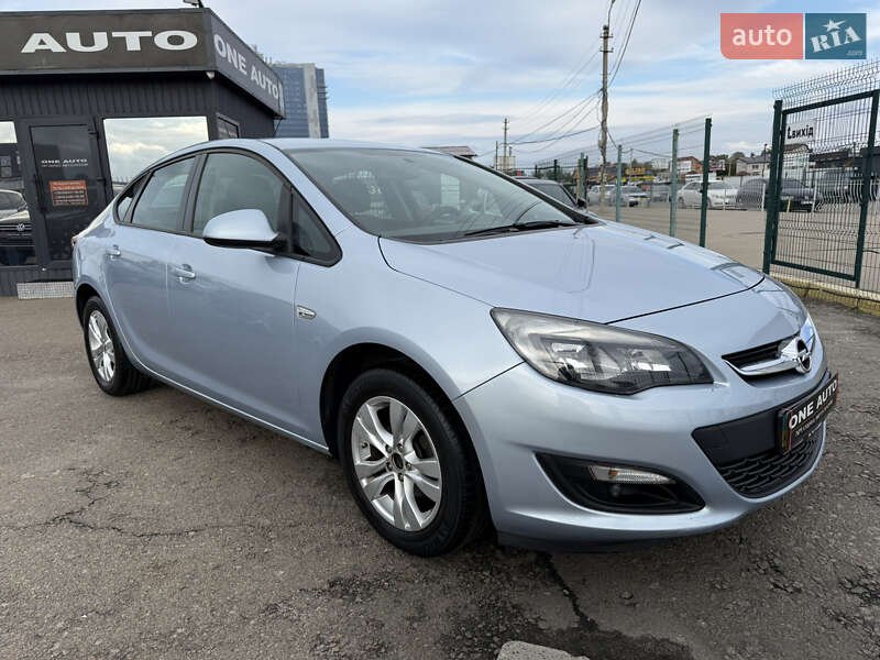 Седан Opel Astra 2017 в Киеве