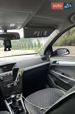 Универсал Opel Astra 2005 в 