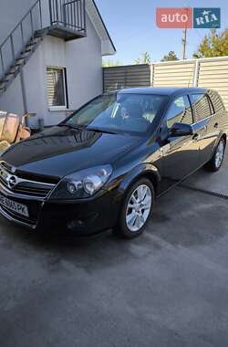 Универсал Opel Astra 2010 в Днепре