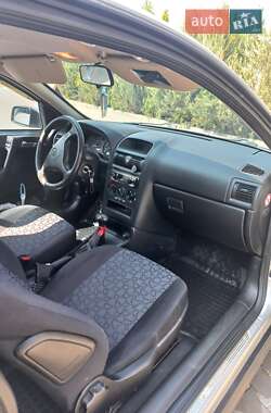 Хэтчбек Opel Astra 1999 в 