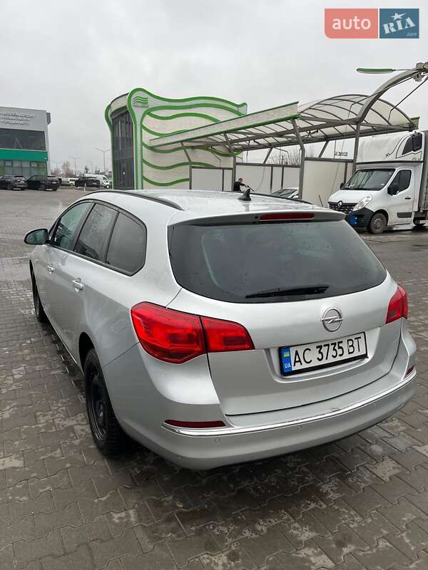 Универсал Opel Astra 2012 в Киеве