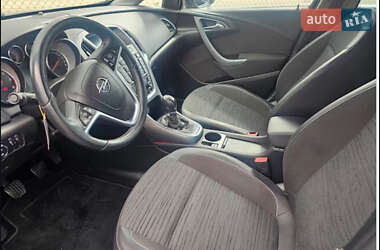 Универсал Opel Astra 2014 в 