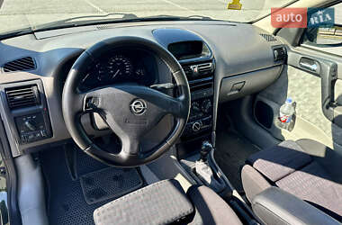 Хетчбек Opel Astra 2000 в 
