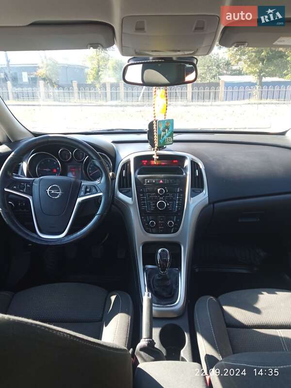 Универсал Opel Astra 2011 в Виннице